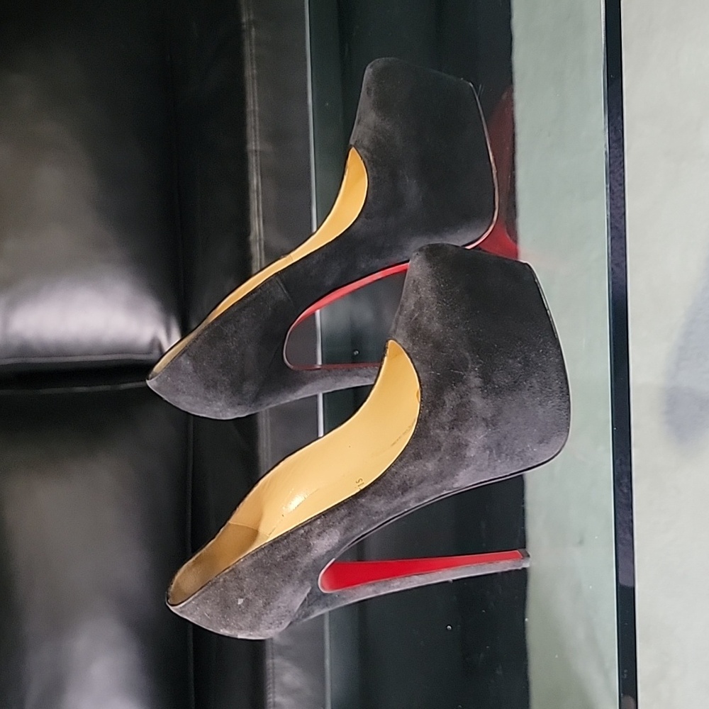 Used Christian Louboutin Daffodile Platform Pump